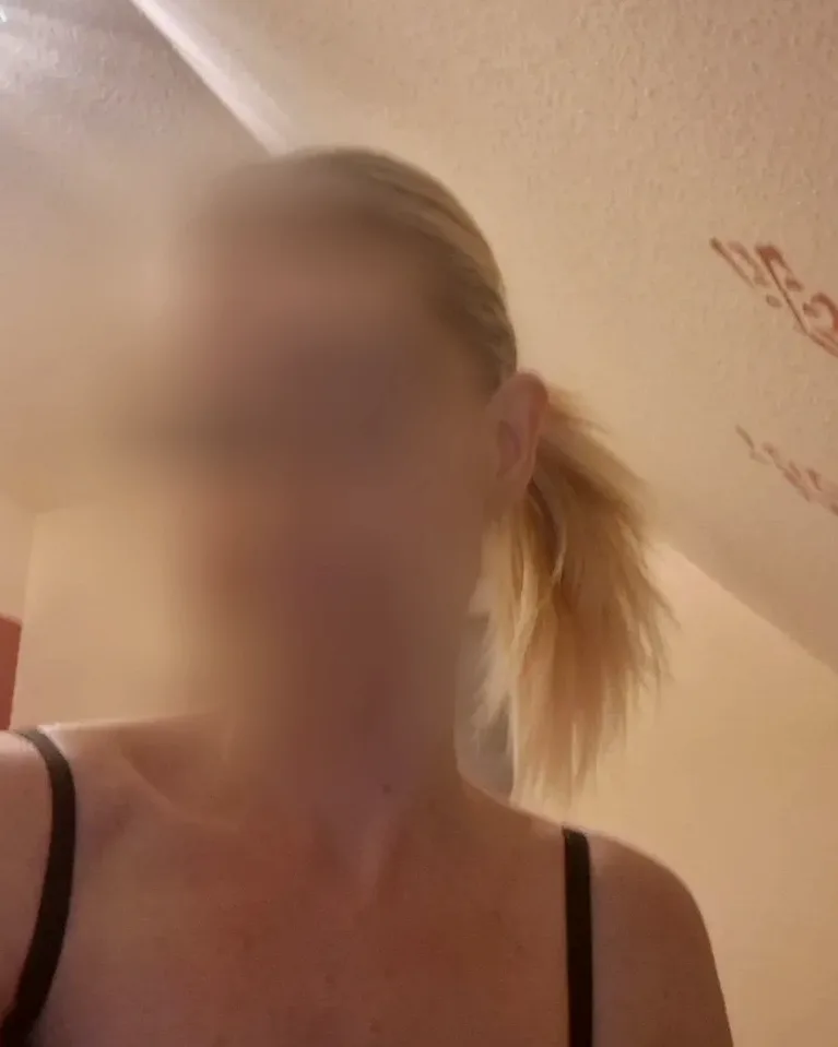 Diána, 28