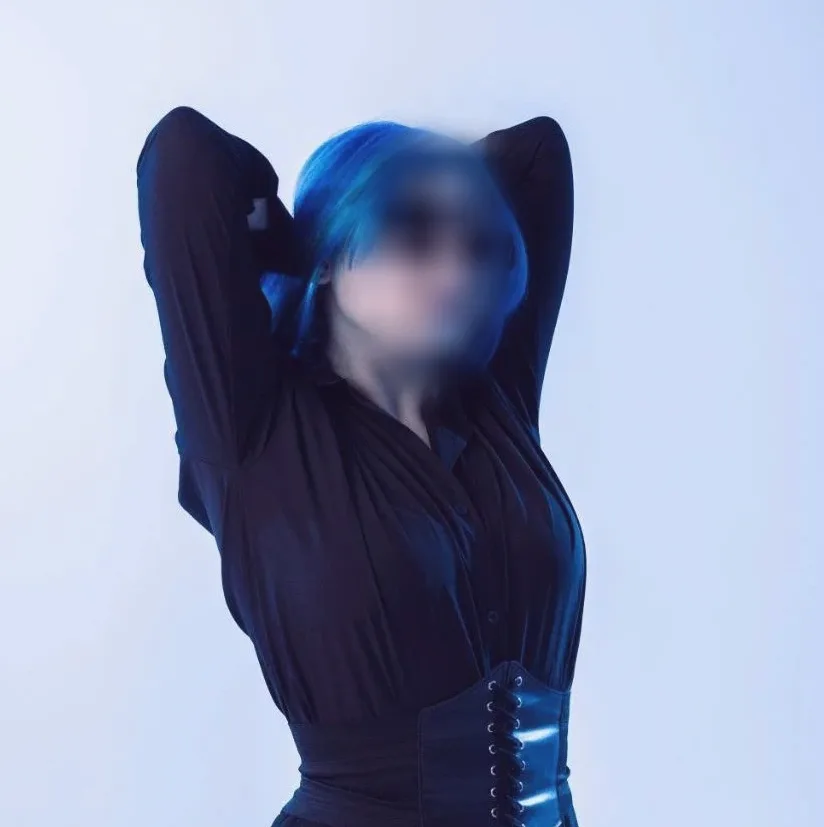 Eszter, 21