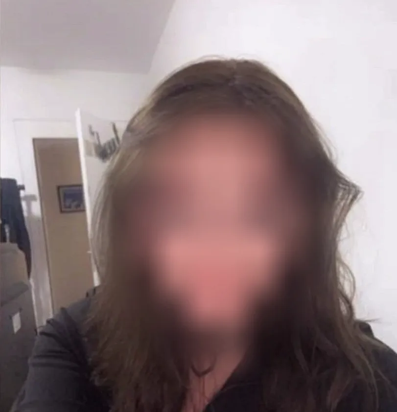 Evelin, 25