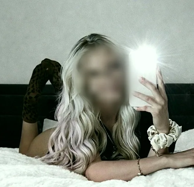 Franciska, 25