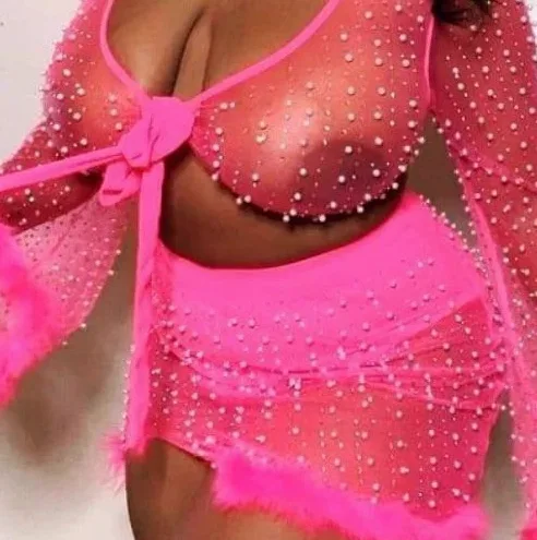 Izabella, 39
