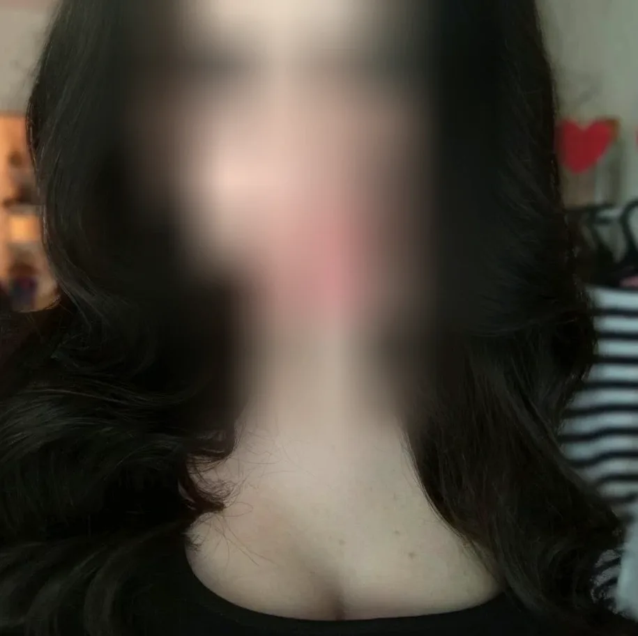 Nikoletta, 21