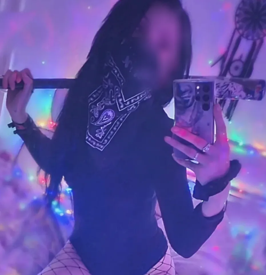 Ramóna, 28