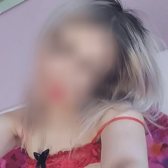 Zsóka, 21